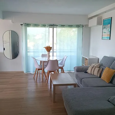 T3 With Balcony Near Beach Of Cagnes-sur-Mer